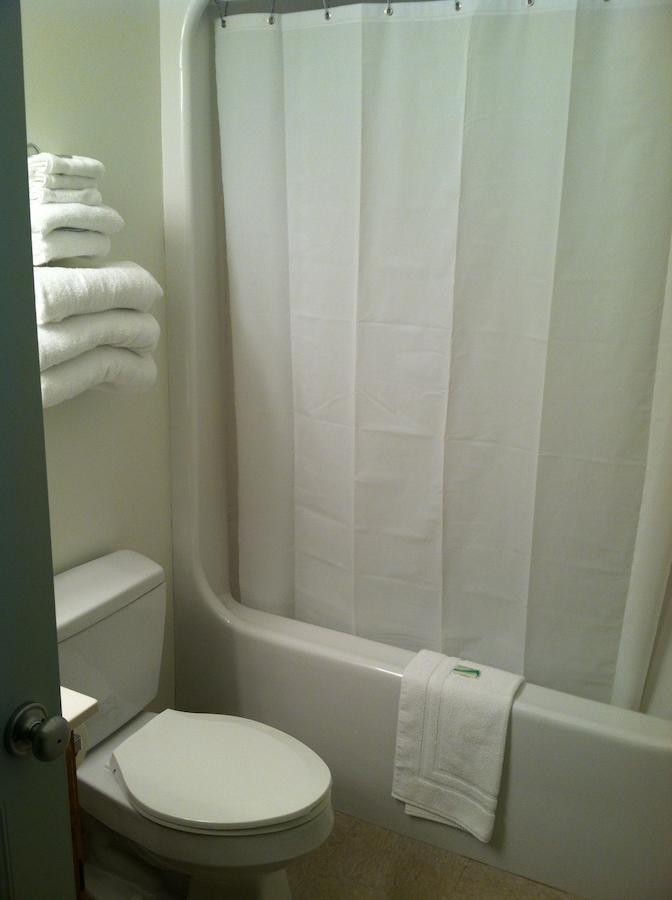Chatham Village Inn Motel חדר תמונה